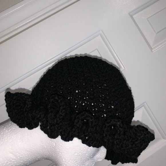 Handmade Crochet Rufflehat - Picture 4 of 4